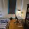 Oakleigh home with Two bedrooms and shared bathroom for guests