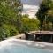 Hana Lodge