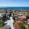 Charming Apartment Tedi with Sea View