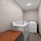 Econo Lodge Inn & Suites Laredo - Nuevo Laredo