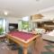 The Weaver Relaxed Coastal Living in Arniston