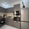 WHITE FLAT ALMADIES