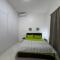 WHITE FLAT ALMADIES