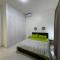 WHITE FLAT ALMADIES