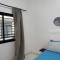 WHITE FLAT ALMADIES