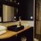 Les Suites Gueguen