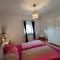 Stylish & Spacious Apartment with Patio
