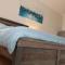 Smugglers Inn Studio Apartments