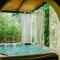 Lee house, WI-FI,FREE PARKING, HOT TUBE