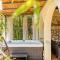 Lee house, WI-FI,FREE PARKING, HOT TUBE