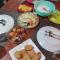 Three Ken Homestay & Cafe
