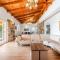 Siar The Small Villa by PikHost