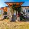 Siar The Small Villa by PikHost