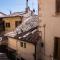 SCAPPO IN UMBRIA, nel vicolo