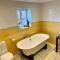 2 Bed Duplex Penthouse Apartment by Mathew Street Sleeps 6