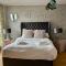 2 Bed Duplex Penthouse Apartment by Mathew Street Sleeps 6