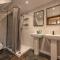 Silverwood Stylish House - Pass the Keys