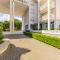 Velipoja Beach Apartment by PikHost