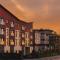 Panoramic Sea-View Family Appartment , Free Parking, Sleeps 6 , Walk to Beach, Station, & Town