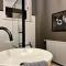 MAKERS and ROOMS APARTMENT 01 Pauline 110qm Parkplatz 1-4 Personen