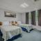 Blue Badger Cottage -Wifi, Fire Pit, Fireplace, Screen Porch, Game Room, King Bed, Grill