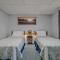 Blue Badger Cottage -Wifi, Fire Pit, Fireplace, Screen Porch, Game Room, King Bed, Grill
