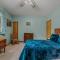 Blue Badger Cottage -Wifi, Fire Pit, Fireplace, Screen Porch, Game Room, King Bed, Grill