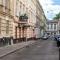 Modern 2BR Apartment in Central Lviv - 利沃夫
