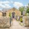 2 Bed in Bakewell 46032