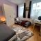 Grosses Apartment Aschaffenburg 4 Schlafzimmer für bis zu 11 Gäste AschaffApartment Mainaschaff