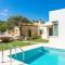 Nature Retreat Green Oasis Villa with Private Pool & Rooftop Hot Tub