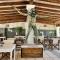 Poseidon Beach Bar & Restaurant Apartments