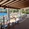 Poseidon Beach Bar & Restaurant Apartments
