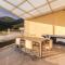 Seaside Retreat Green Coast by PikHost