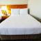 Continental Inn & Suites