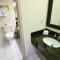 Continental Inn & Suites