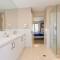 The White Pearl Apartment Direct Ocean Views Top Floor