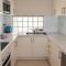 The White Pearl Apartment Direct Ocean Views Top Floor