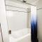 10 CBD Resort 2BR Secure Suite Pool Gym & Parking