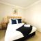 10 CBD Resort 2BR Secure Suite Pool Gym & Parking