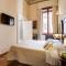 Affreschi Su Roma Luxury B&B