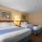 Econo Lodge Inn & Suites University