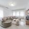 Hometown Apartment by PikHost