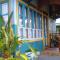 Rock and Wreck Dive Resort
