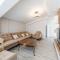 Rooftop Apartment with Private Pool by PikHost