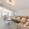 Rooftop Apartment with Private Pool by PikHost