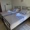 Inas Place