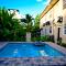 Cozy one bedroom apartment pool side
