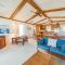 Bowen. Hot Tub, Pets OK, Well Maintained, Short Walk to Beach, WiFi
