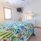 Fun N Sun - Nags Head MP 16, 250 Ft to Beach Access, Pool, Pets OK, YR Flex Stays